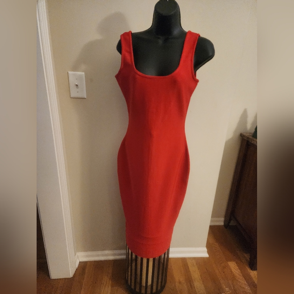 AA - Elegant Red Sleeveless Dress